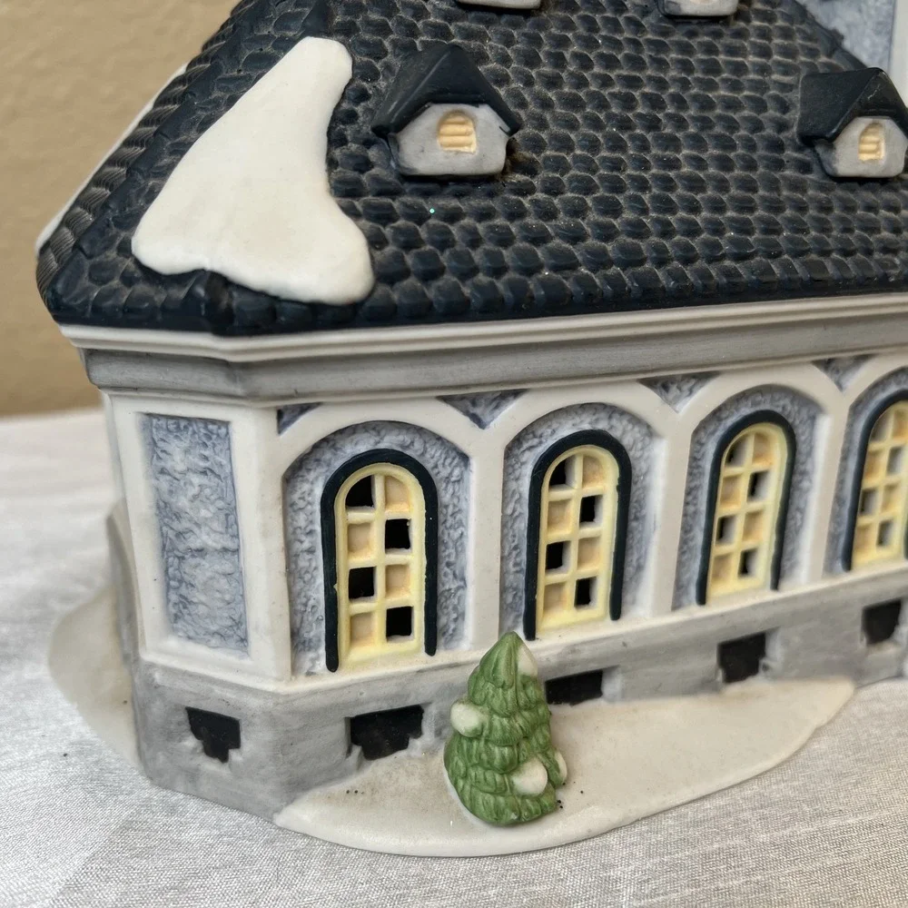 Vintage 2001 Dept 56 Heritage Village Collection St. Nicholas Kirche 56170 Cord